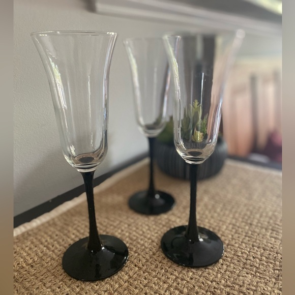SET OF 3 VINTAGE LUMINARC BLACK STEM CHAMPAGNE FLUTE GLASSES - Picture 5 of 9